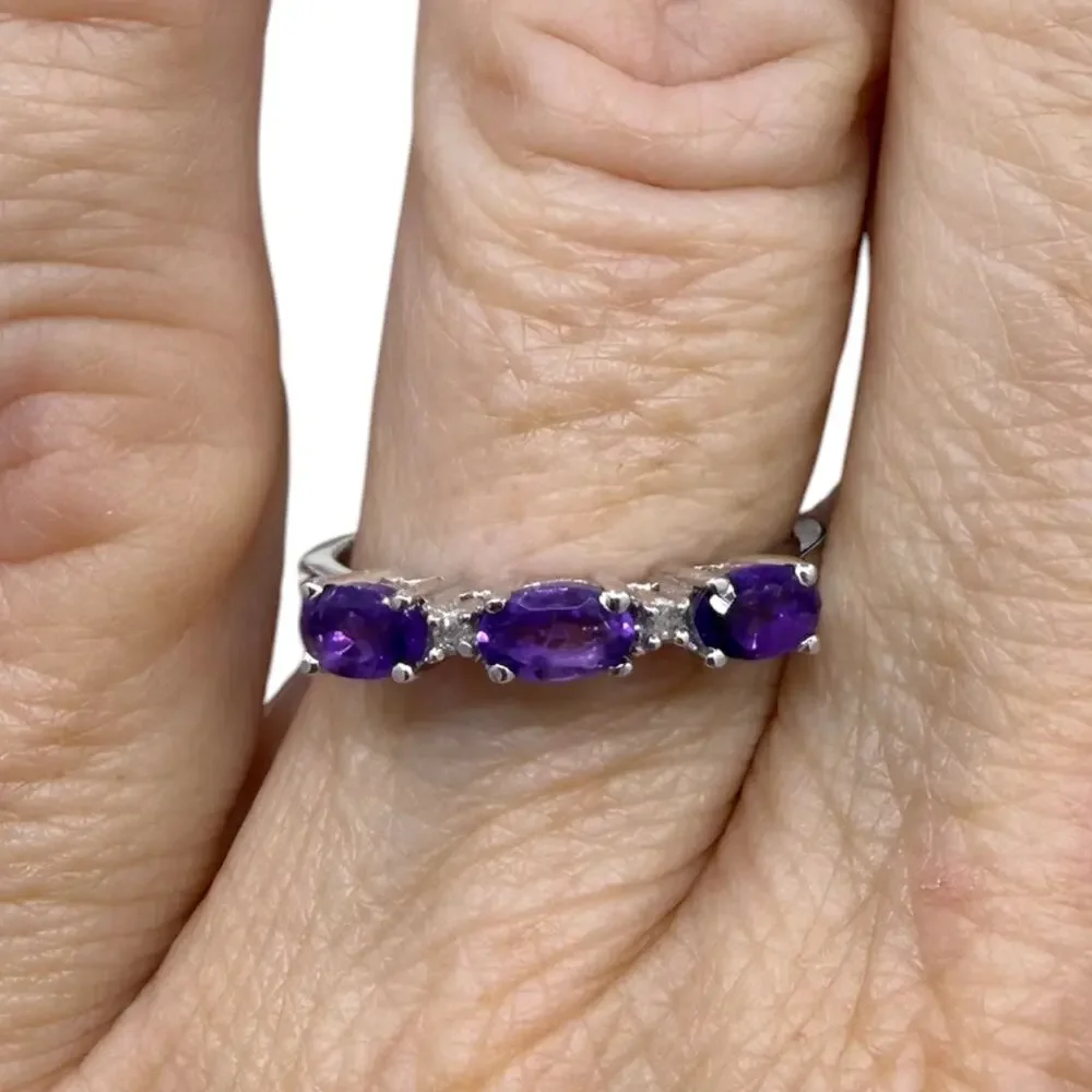 3 Stone Amethyst Diamond Ring Band 925 Sterling Silver
Size 7 - Journey Ring - Picture 6 of 8